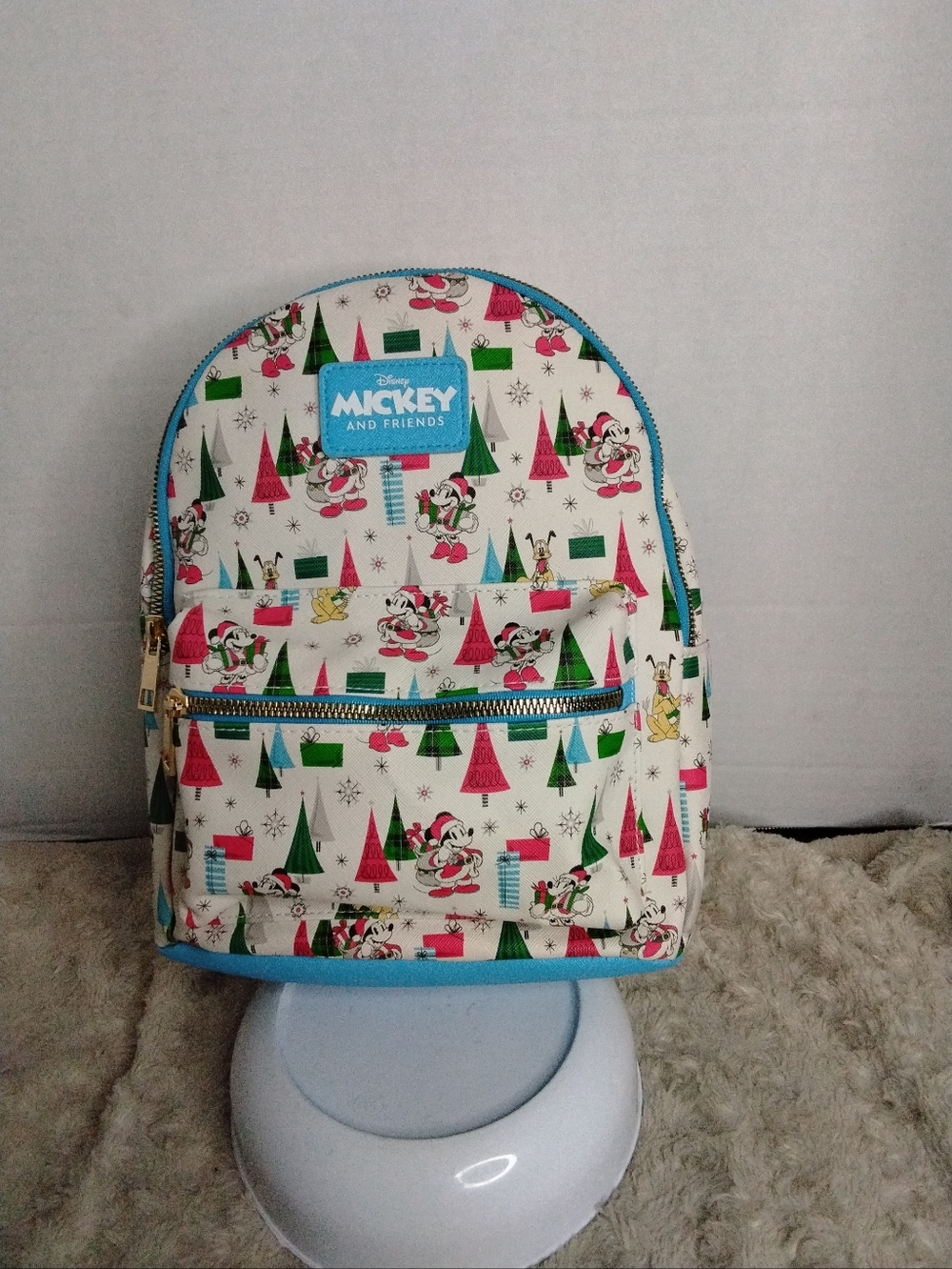 NWOT. Disney mini christmas Mickey Mouse Minnie Mouse backpack. SUPER CLEAN.